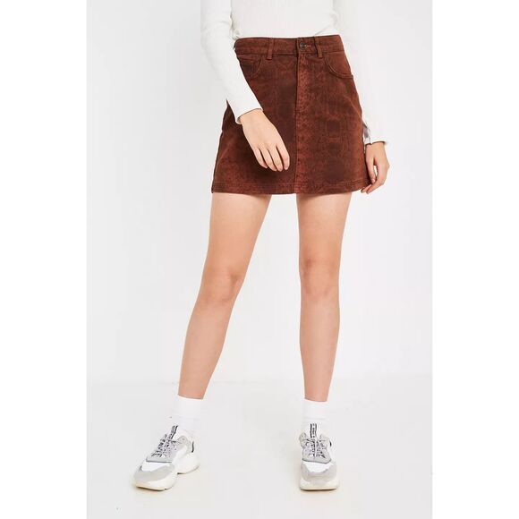 BDG Denim 100% Cotton Mini Skirt in Brick Red Snake Skin Print size Large - Picture 9 of 10